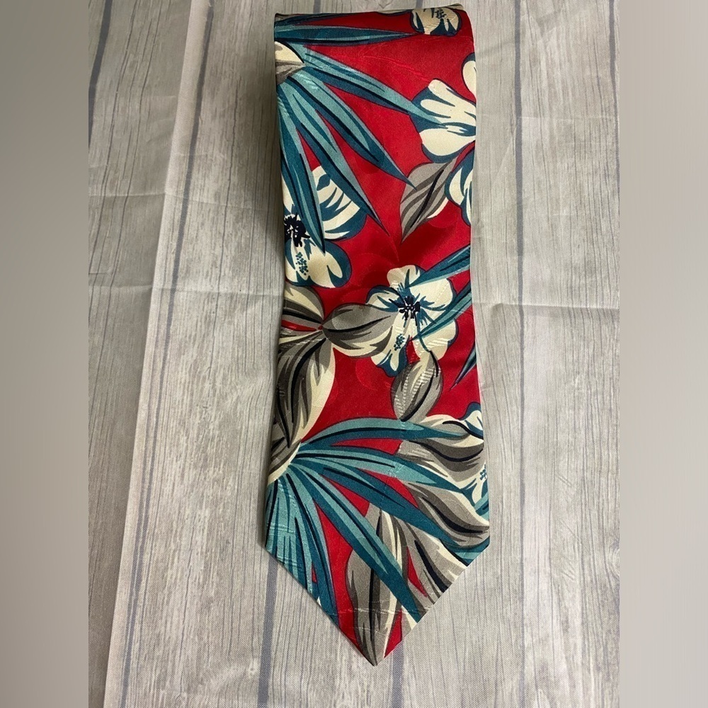 Bugatti 100% Silk Tropical Hawaiian Floral Mens 58” Neck Tie